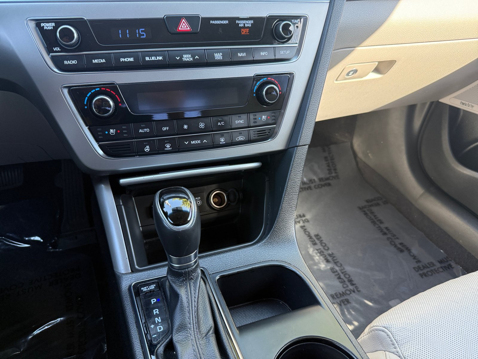 Used 2015 Hyundai Sonata Limited w/ Option Group 05 FWD image 13