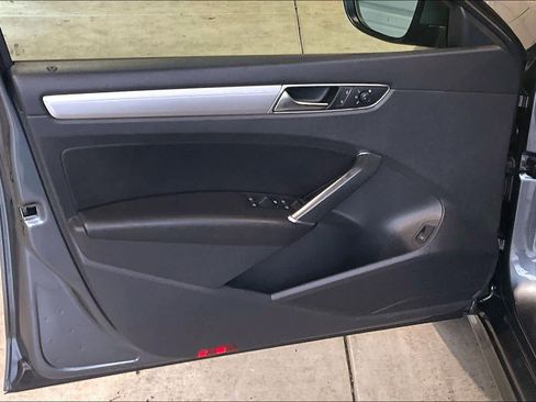 Used 2019 Volkswagen Passat 2.0T Wolfsburg image 24