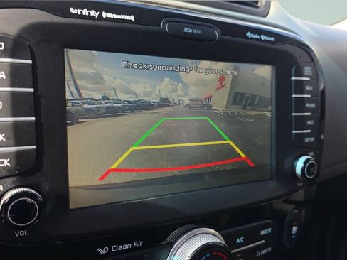 Used 2016 Kia Soul + w/ Primo Package FWD image 19
