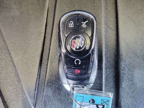 Used 2020 Buick Enclave Essence image 31