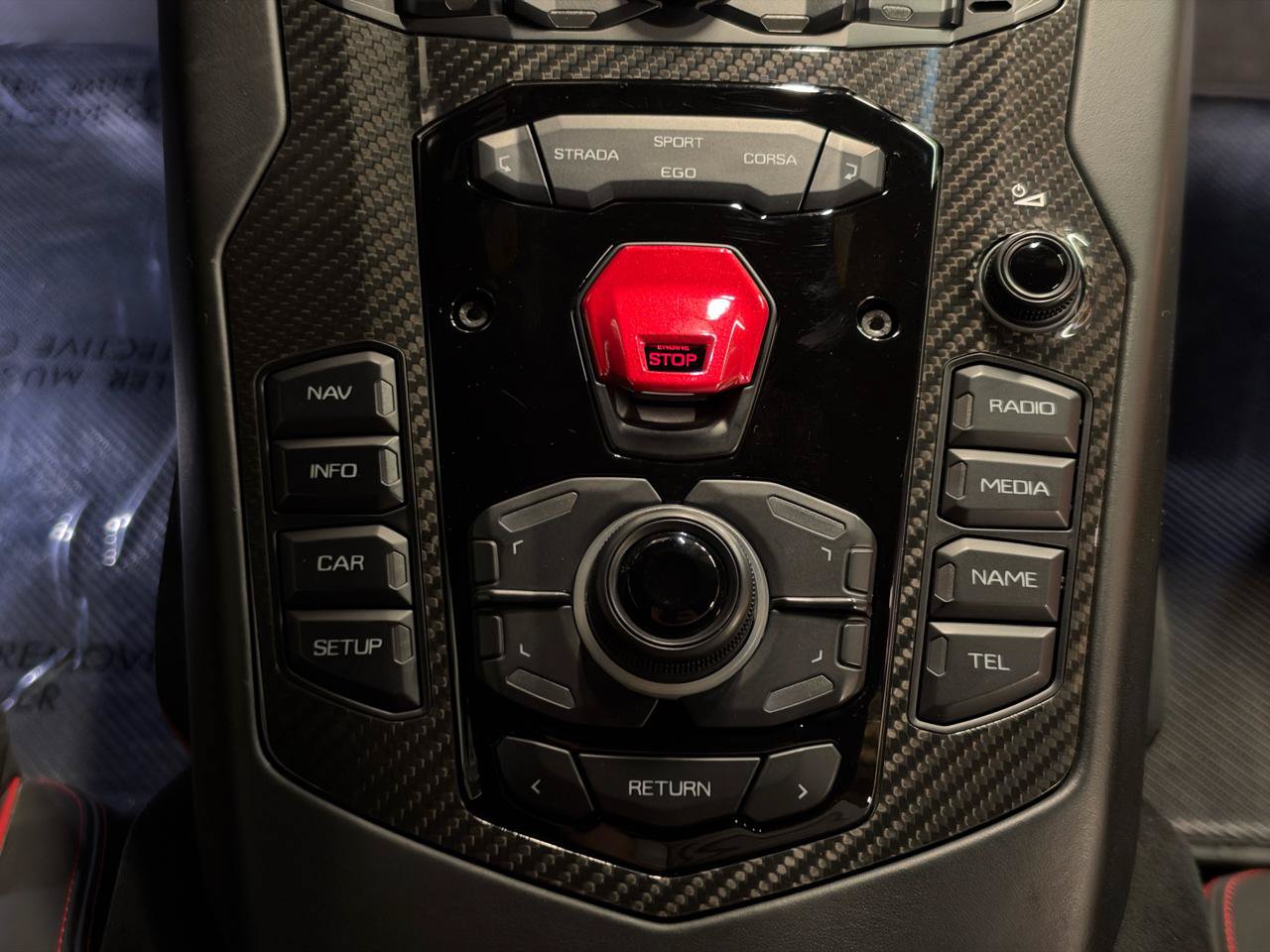 Used 2020 Lamborghini Aventador SVJ AWD/4WD image 29