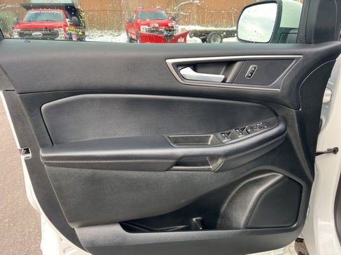 Used 2023 Ford Edge SEL image 21