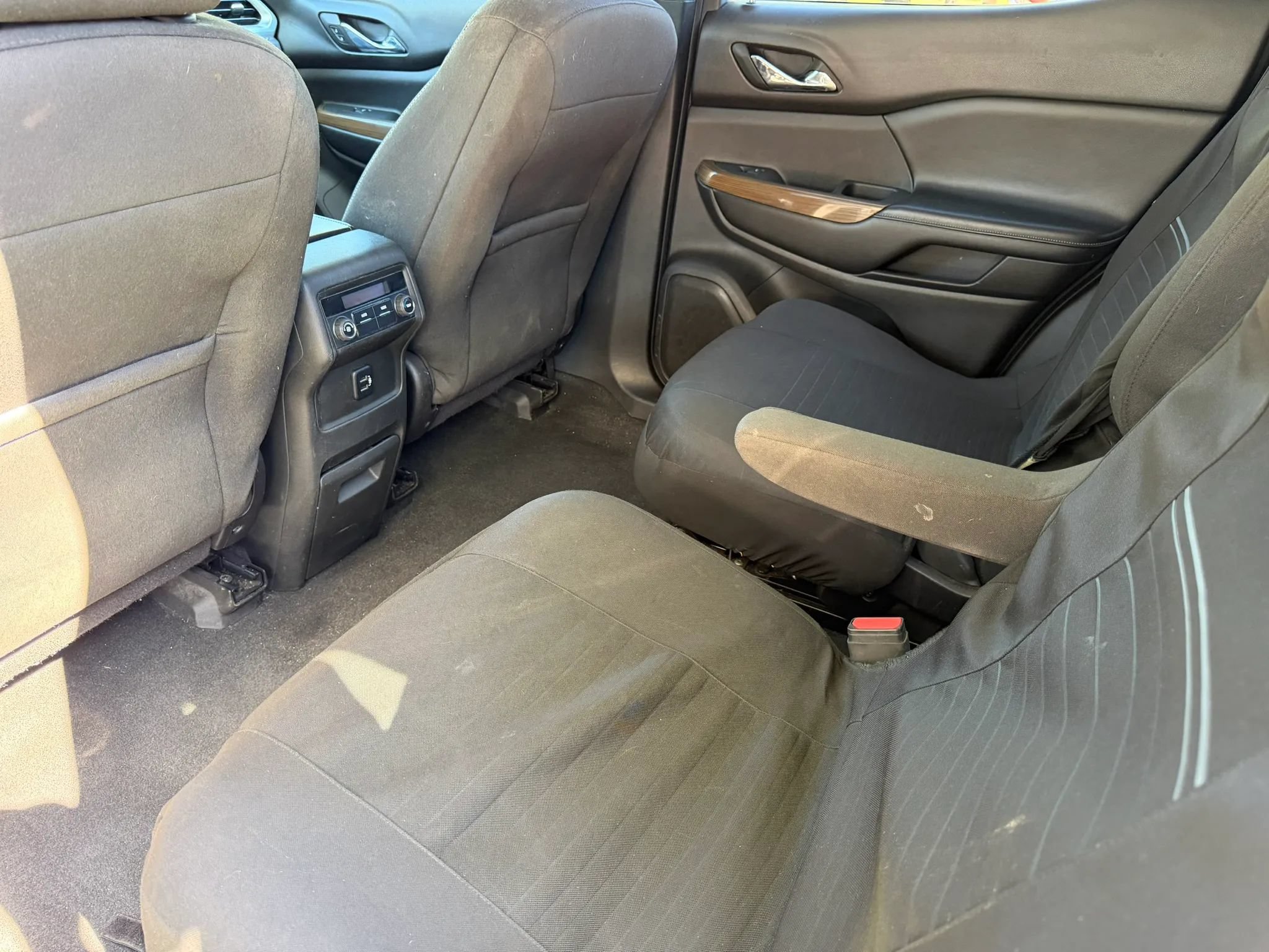 Used 2017 GMC Acadia SLE w/ Driver Alert Package I AWD/4WD image 19