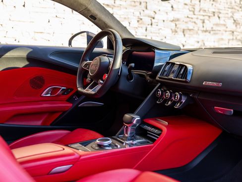 Used 2018 Audi R8 V10 plus image 38