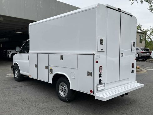 New 2025 GMC Savana 3500 w/ Power Convenience Package image 9
