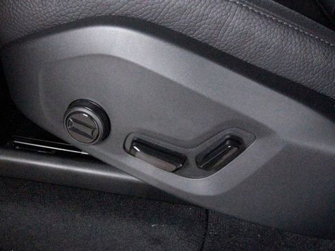 Certified 2025 Volvo XC90 B6 Plus w/ Protection Package Premier image 14