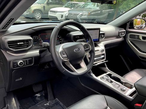 Used 2023 Ford Explorer XLT w/ Equipment Group 202A image 17