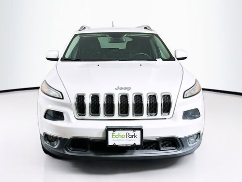 Used 2015 Jeep Cherokee Latitude FWD image 2