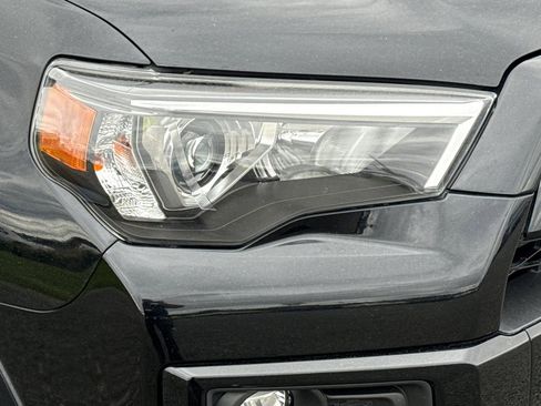 Used 2022 Toyota 4Runner TRD Sport AWD/4WD image 45