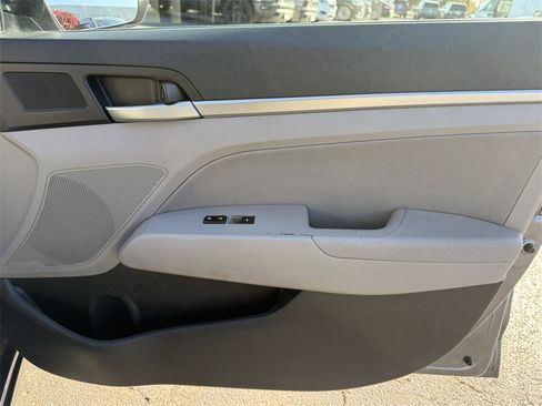 Used 2019 Hyundai Elantra SEL image 30