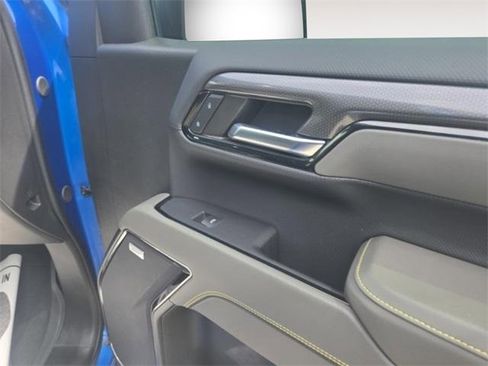 Used 2024 Chevrolet Silverado 1500 ZR2 image 12