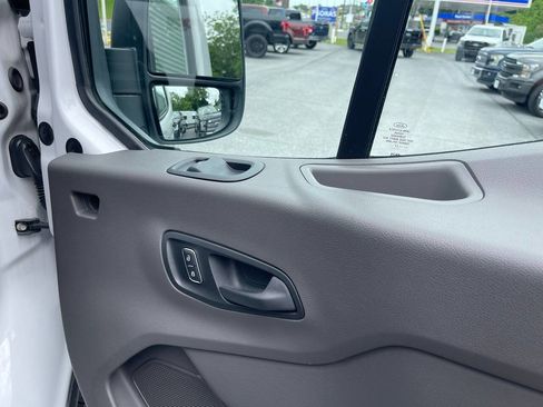 Used 2022 Ford Transit 150 Low Roof RWD image 23