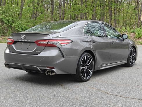 Used 2018 Toyota Camry XSE FWD image 4