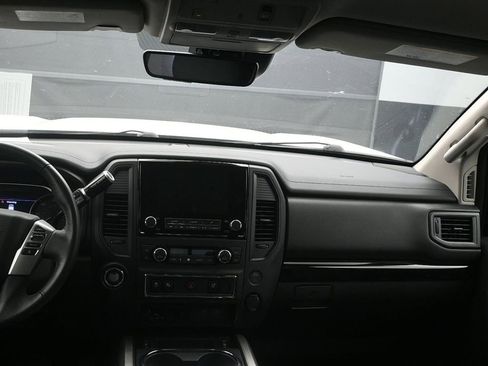 Used 2024 Nissan Titan SV w/ SV Convenience Package image 21