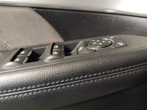 Used 2017 Ford Explorer XLT w/ Equipment Group 202A image 27