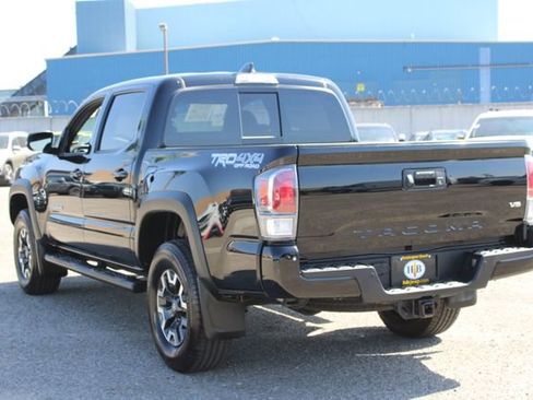 Used 2021 Toyota Tacoma TRD Off-Road w/ Technology Package image 3