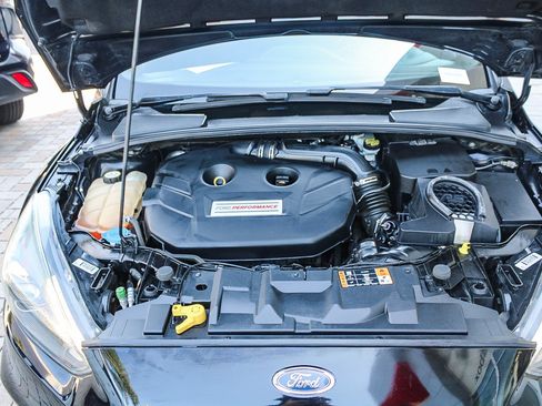Used 2017 Ford Focus RS AWD/4WD image 28