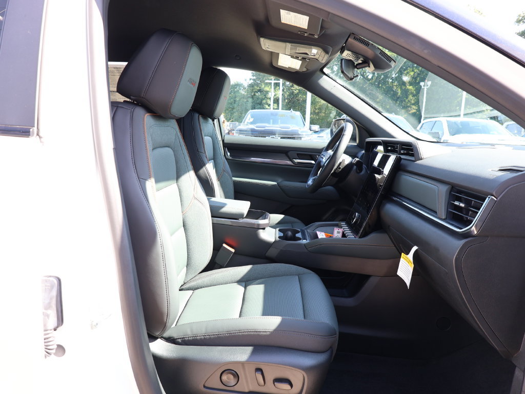 New 2027 GMC Terrain AT4 w/ Convenience Package III AWD/4WD image 34