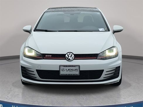 Used 2017 Volkswagen GTI SE image 2