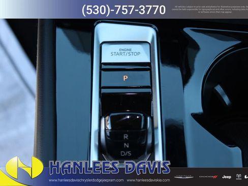 Used 2024 Volkswagen Atlas SE image 24