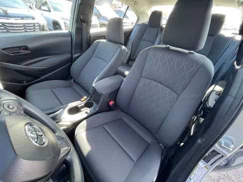 Used 2025 Toyota Corolla LE image 35