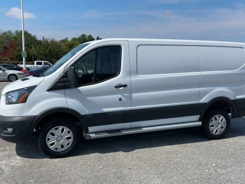 Used 2024 Ford Transit 250 Low Roof w/ Exterior Upgrade Package image 29