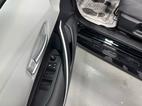 Used 2025 Toyota Corolla SE image 9