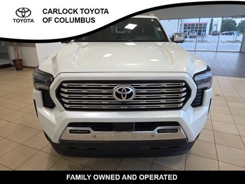 Used 2025 Toyota Tacoma Limited AWD/4WD image 4