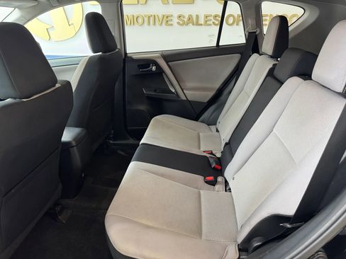 Used 2017 Toyota RAV4 XLE AWD/4WD image 25