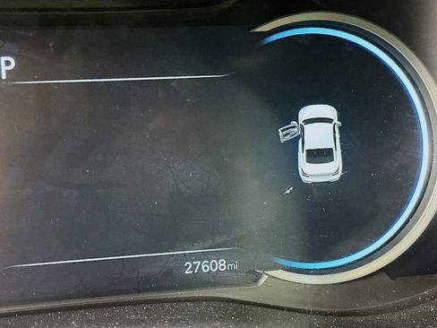 Used 2025 Genesis G70 2.5T image 19