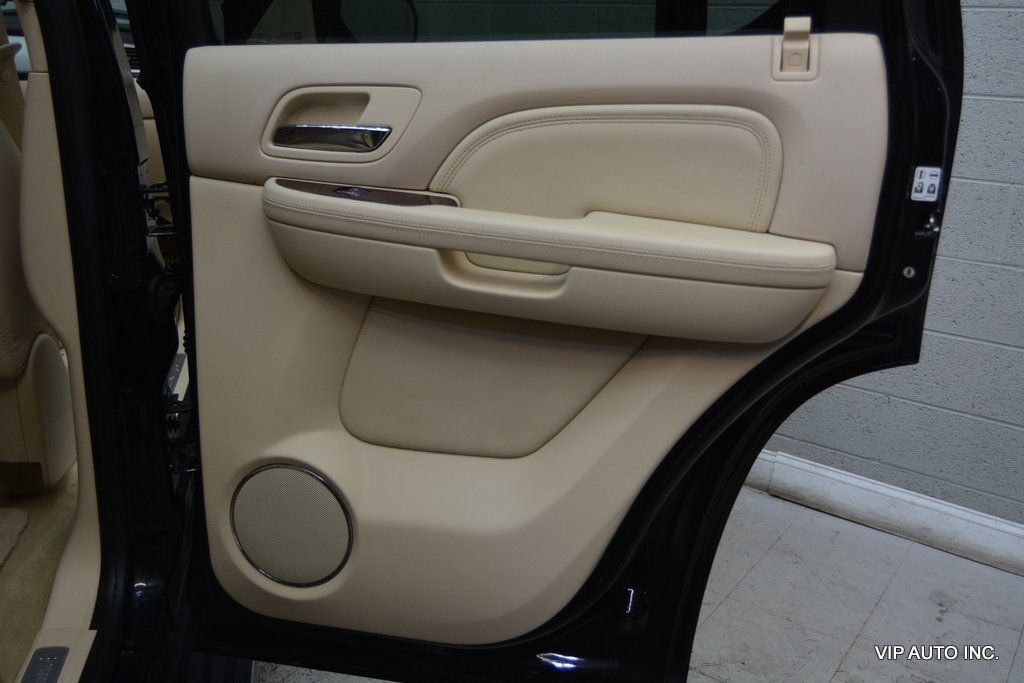 Used 2007 Cadillac Escalade AWD w/ Climate Package image 10