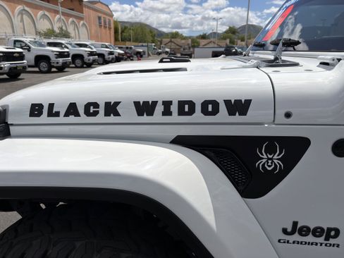 Used 2021 Jeep Gladiator Sport image 42