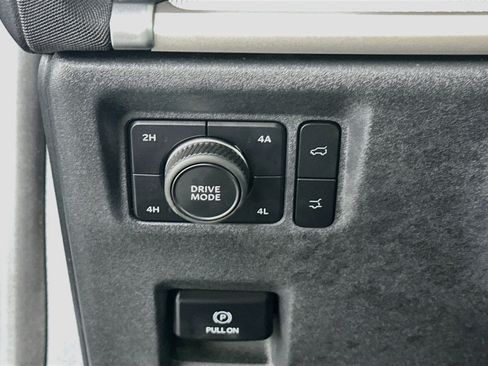 Used 2025 Ford Expedition Active AWD/4WD image 17