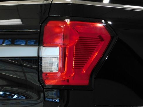 Used 2024 Ford Expedition XLT image 85