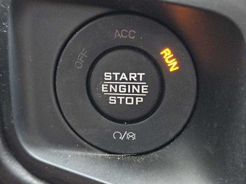 Used 2024 Jeep Gladiator Mojave w/ Safety Group AWD/4WD image 17