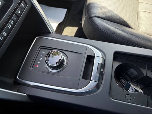 Used 2018 Land Rover Discovery Sport HSE AWD/4WD image 25