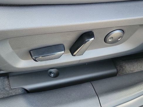 New 2026 Mitsubishi Outlander SE image 18