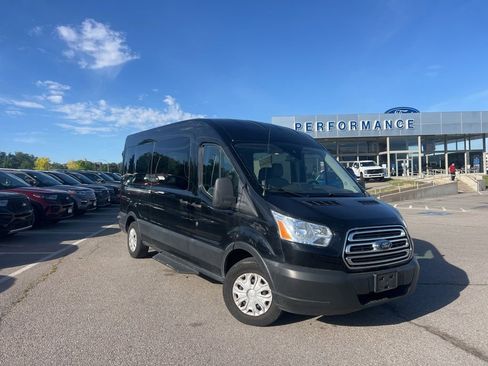 Used 2019 Ford Transit 350 XLT RWD image 2