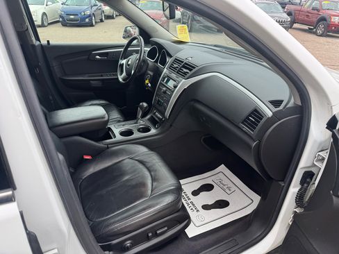 Used 2010 Chevrolet Traverse LT w/ Personal Connectivity Package image 12