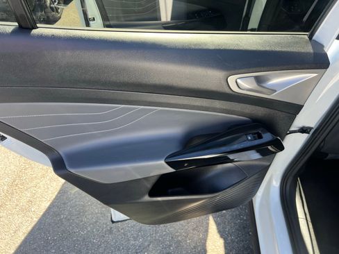 Used 2023 Volkswagen ID.4 S image 22