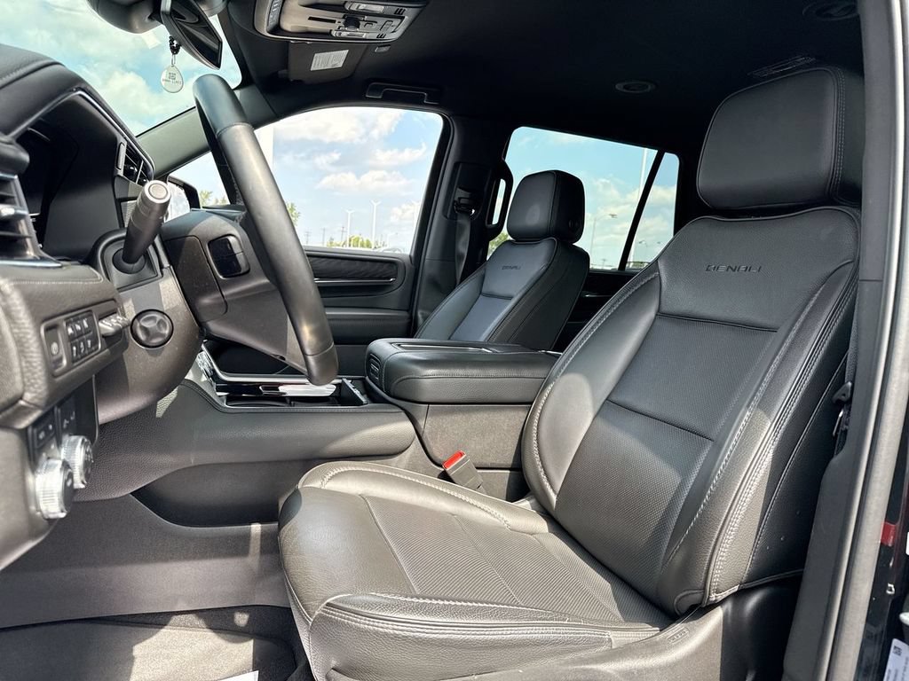 Used 2023 GMC Yukon Denali AWD/4WD image 11