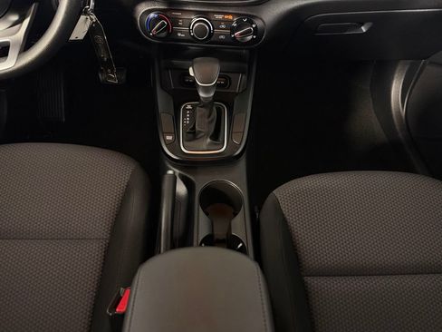Used 2025 Kia Soul LX w/ LX Technology Package FWD image 16