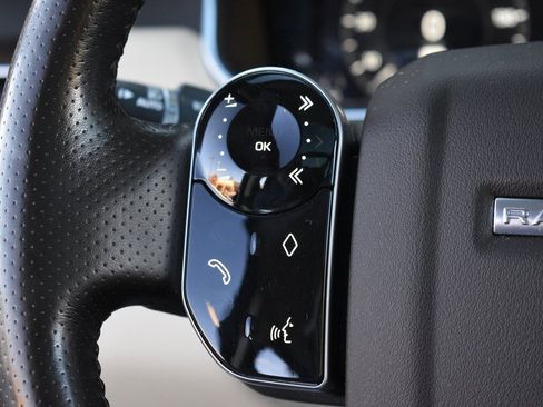 Used 2019 Land Rover Range Rover Sport HSE image 40