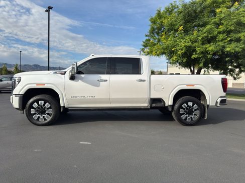 Used 2024 GMC Sierra 3500 Denali w/ Denali Reserve Package AWD/4WD image 4