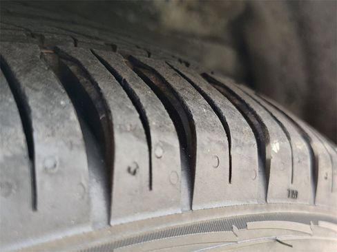 Used 2018 Hyundai Elantra SEL w/ Cargo Package image 16