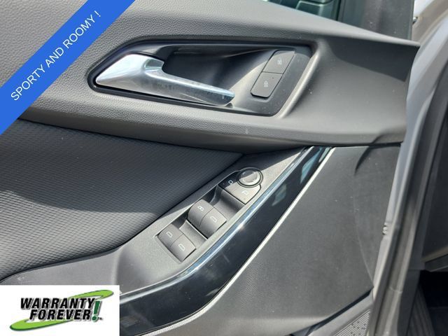 Used 2025 Chevrolet Equinox LT w/ Convenience Package II FWD image 18