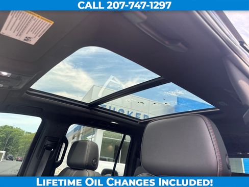 Used 2025 Chevrolet Suburban RST w/ Comfort Package AWD/4WD image 15