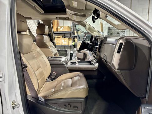 Used 2019 GMC Sierra 2500 Denali w/ Duramax Plus Package image 7