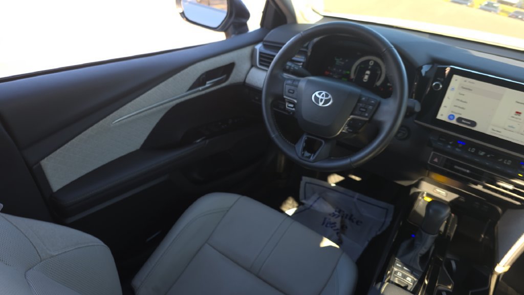 Used 2025 Toyota Camry XLE w/ Premium Package AWD/4WD image 25