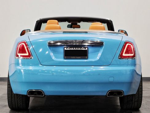 Used 2017 Rolls-Royce Dawn image 13